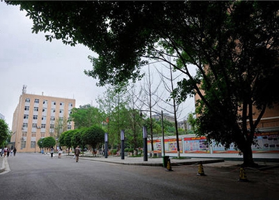 2022年浙江汽修学校好还是大专好