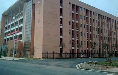 吉林卫生学校2024年报名学费多少钱