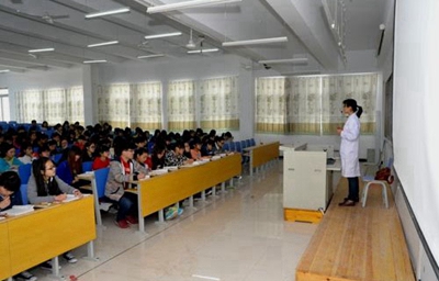 东兴区东方科技职业技术学校2024年报名学费多少钱