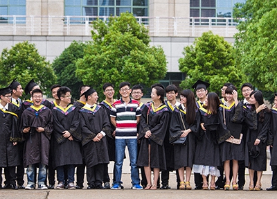 吉林省四平卫生学校2025年报名一年多少学费