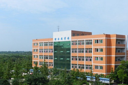 成都东星航空旅游专修学院好不好