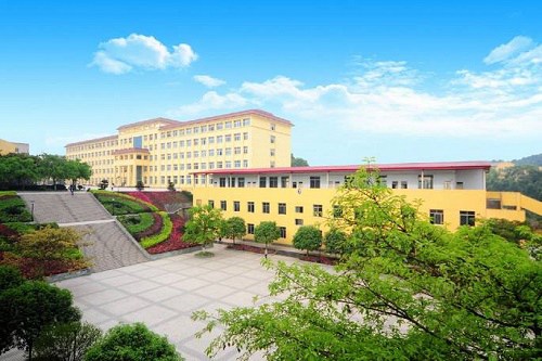 四川成都实用工程技术学校联系电话是多少