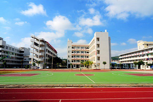 四川省成都市恒辉技工学校学费高不高