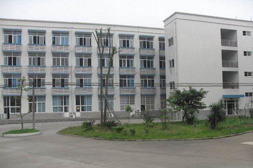 2023年成都汽车职业技术学校报名条件是什么