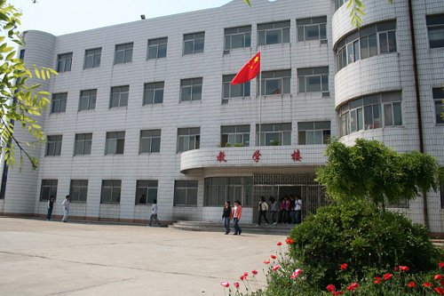 中国水电七局高级技工学校招生办联系电话