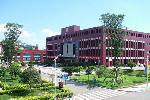 四川工业科技学院五年制大专招生电话是多少