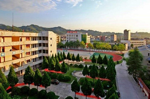 四川省隆昌县石燕职业中学联系电话