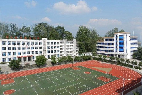 2023年四川省隆昌县石燕职业中学收费标准