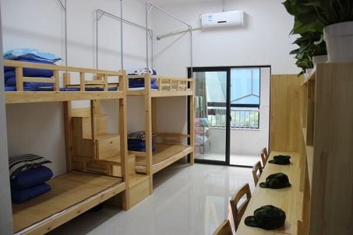 四川省邻水县兴仁职业中学宿舍是几人间